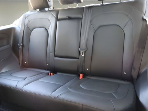 Used 2023 Land Rover Defender 90 S image 12