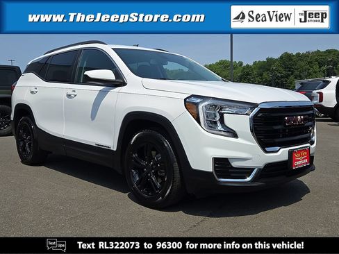 Used 2024 GMC Terrain SLE w/ Driver Convenience Package FWD image 1