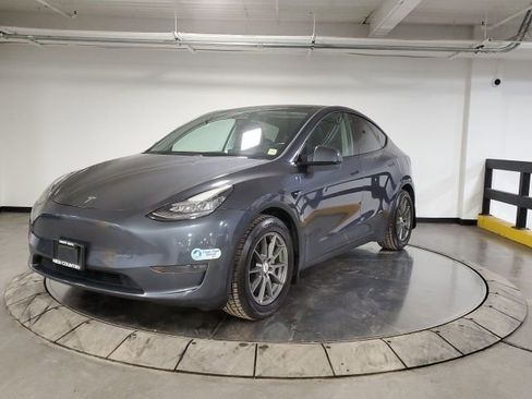Used 2020 Tesla Model Y Long Range image 4