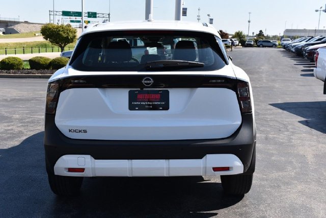 Used 2025 Nissan Kicks S FWD image 6