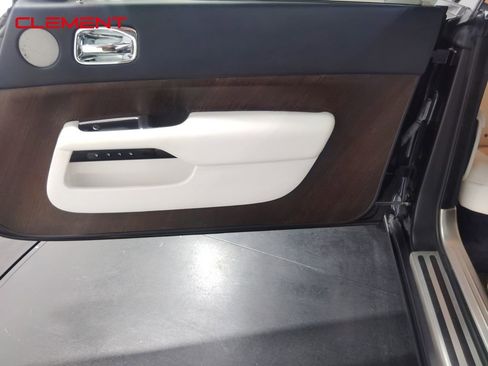 Used 2014 Rolls-Royce Wraith image 36