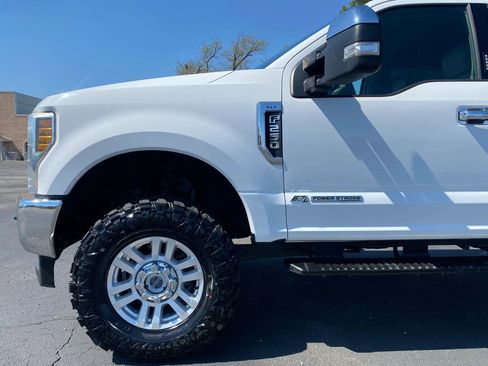 Used 2019 Ford F250 XLT w/ FX4 Off-Road Package image 5