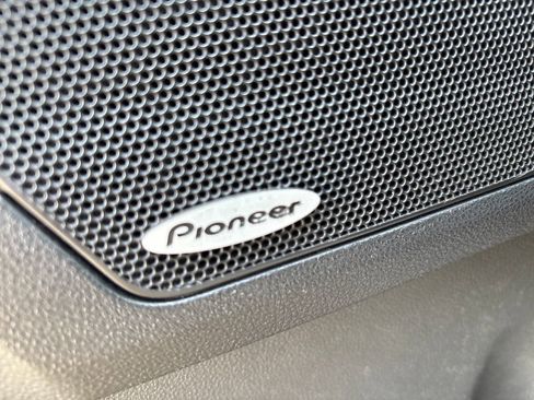 Used 2015 GMC Terrain SLT w/ Chrome Appearance Package image 16