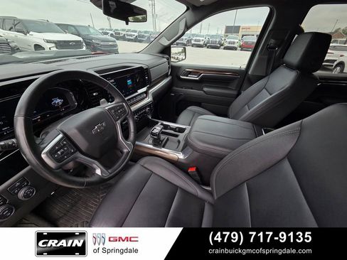 Used 2024 Chevrolet Silverado 1500 LT Trail Boss w/ Convenience Package II AWD/4WD image 10