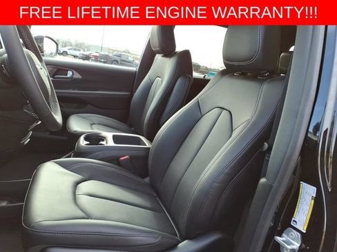 New 2026 Chrysler Pacifica Select FWD image 12