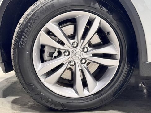 Used 2023 Acura MDX SH-AWD image 7