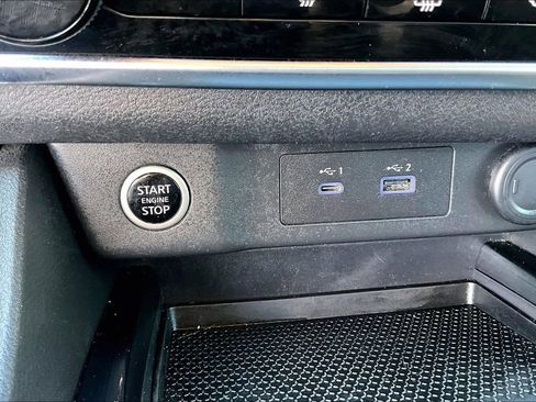 Used 2023 Nissan Rogue S image 14