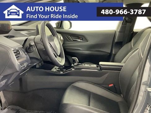 Used 2025 Toyota Prius XLE image 9
