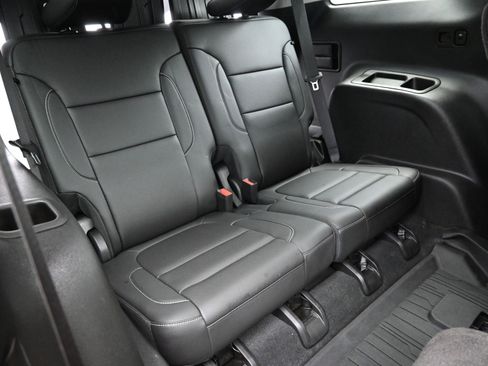 Used 2023 GMC Acadia SLT w/ Technology Package image 32
