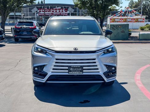 New 2026 Lexus TX 500h AWD image 6