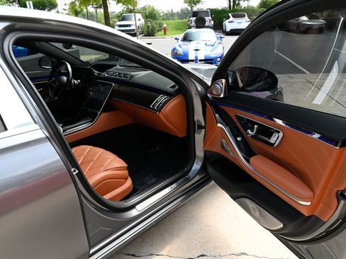 Used 2023 Mercedes-Benz Maybach S 680 4MATIC w/ Manufaktur Leather Package image 61