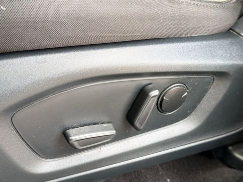 Used 2023 Ford Explorer XLT RWD image 13