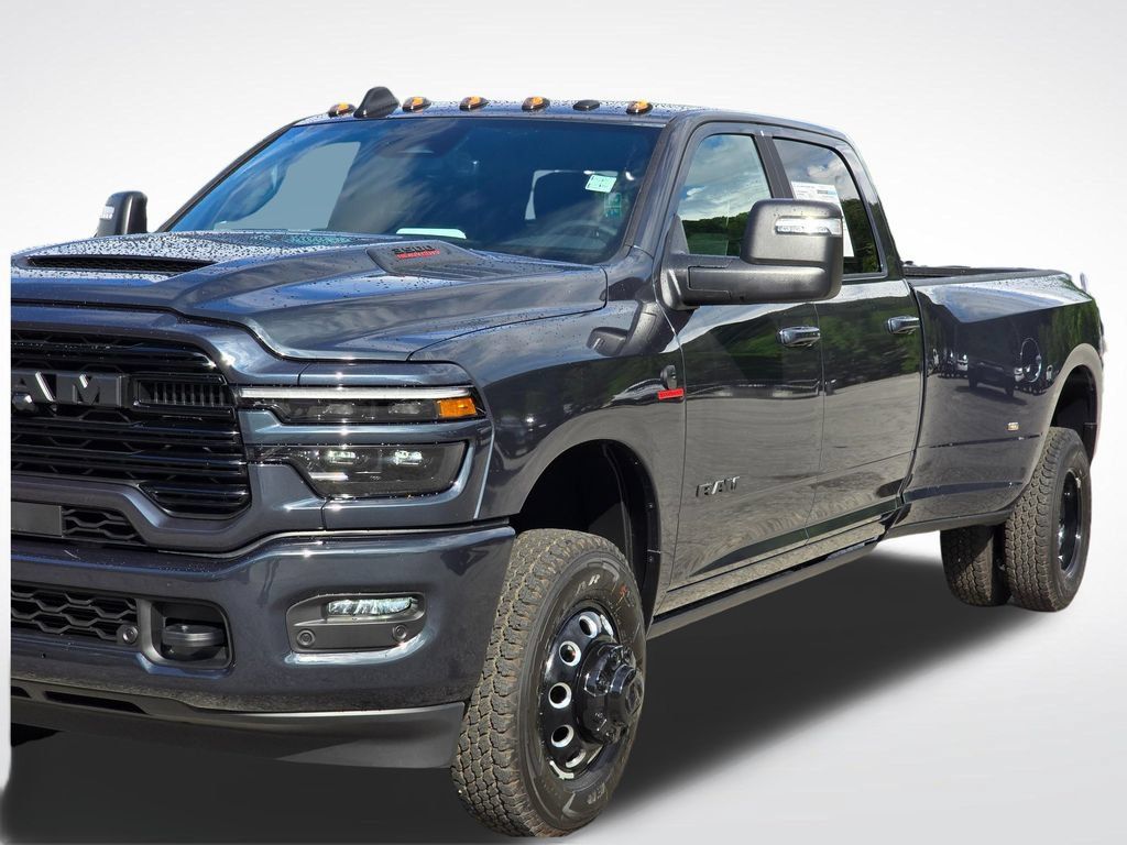 New 2026 RAM 3500 Laramie AWD/4WD image 42