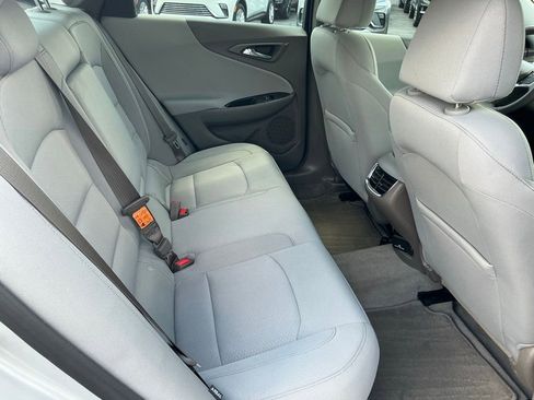 Used 2017 Chevrolet Malibu LT FWD image 26