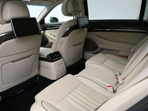 Used 2019 Genesis G90 5.0 Ultimate image 12