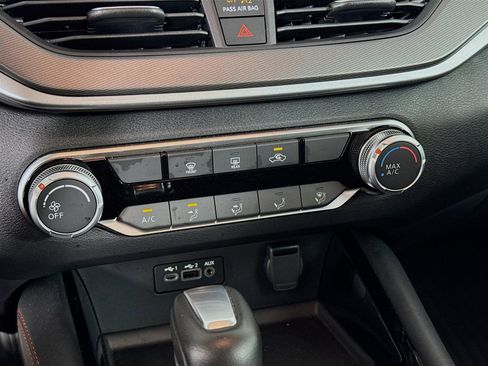 Used 2025 Nissan Altima 2.5 SR image 16