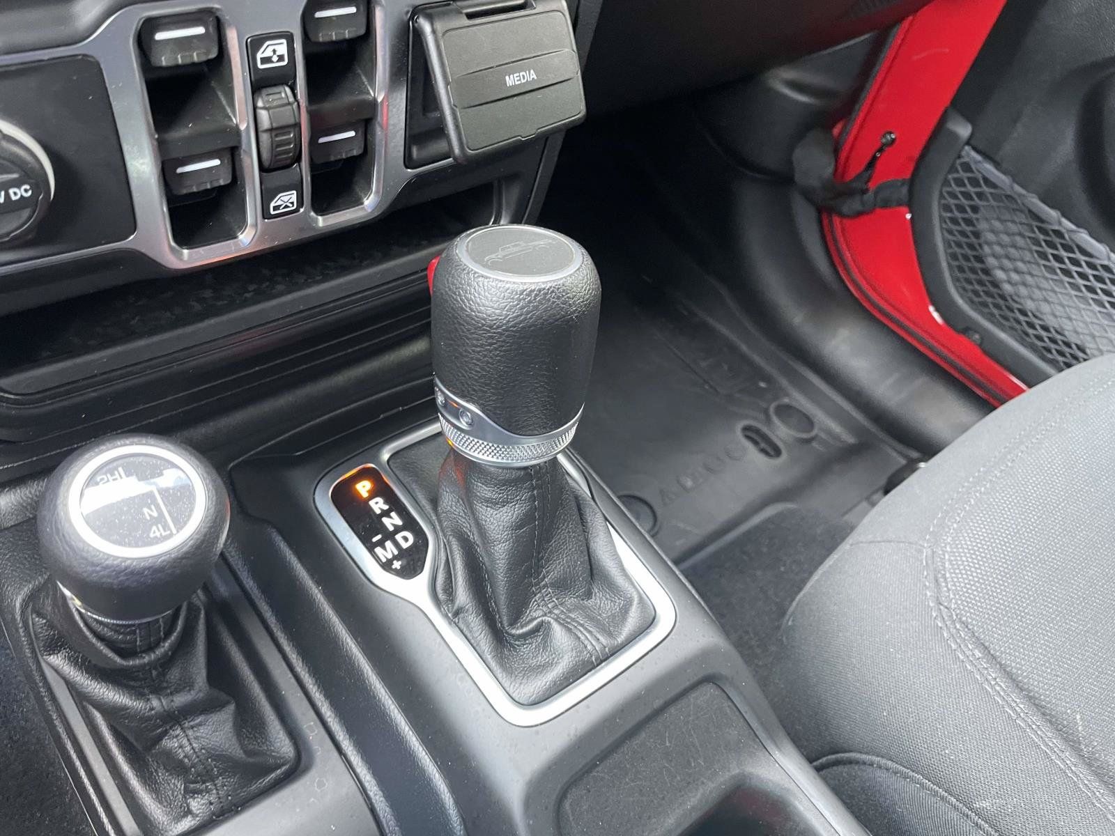 Used 2023 Jeep Gladiator Sport AWD/4WD image 32