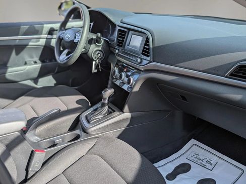 Used 2019 Hyundai Elantra SE w/ Cargo Package FWD image 22