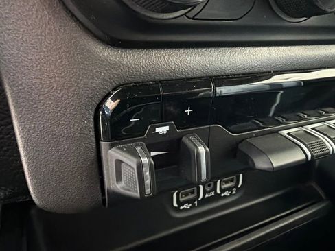 Used 2020 RAM 1500 Laramie w/ Sport Appearance Package AWD/4WD image 15