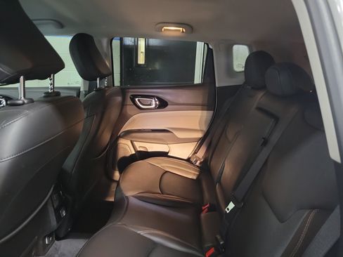 Used 2022 Jeep Compass Limited AWD/4WD image 10