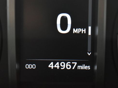 Used 2021 Toyota 4Runner Venture w/ Moonroof Package image 33