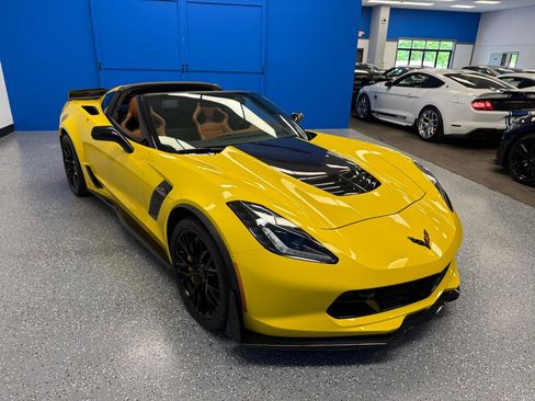 Used 2016 Chevrolet Corvette Z06 w/ 3LZ Preferred Equipment Group RWD image 3