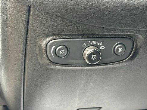 Used 2021 Chevrolet Equinox LT w/ Driver Convenience Package FWD image 15
