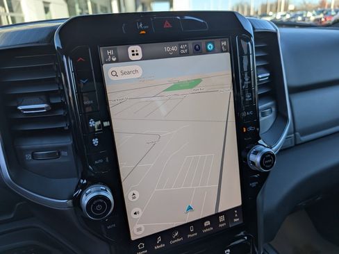 New 2026 RAM 1500 4x4 Crew Cab image 3