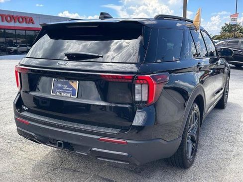 Certified 2025 Ford Explorer ST-Line w/ Premium Package RWD image 3