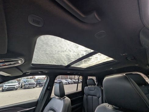 New 2025 Jeep Grand Cherokee L Limited image 3