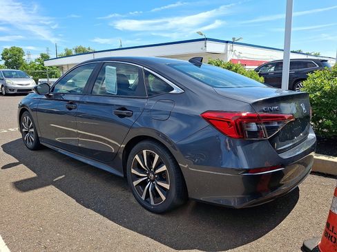Certified 2023 Honda Civic EX image 3