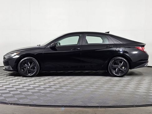 Used 2022 Hyundai Elantra SEL FWD image 3