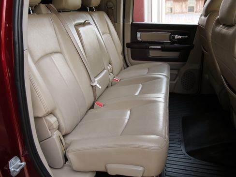 Used 2018 RAM 3500 Laramie image 44