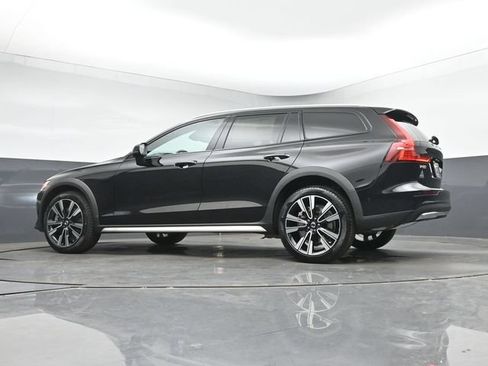 New 2026 Volvo V60 B5 Cross Country Ultra w/ Climate Package AWD/4WD image 43