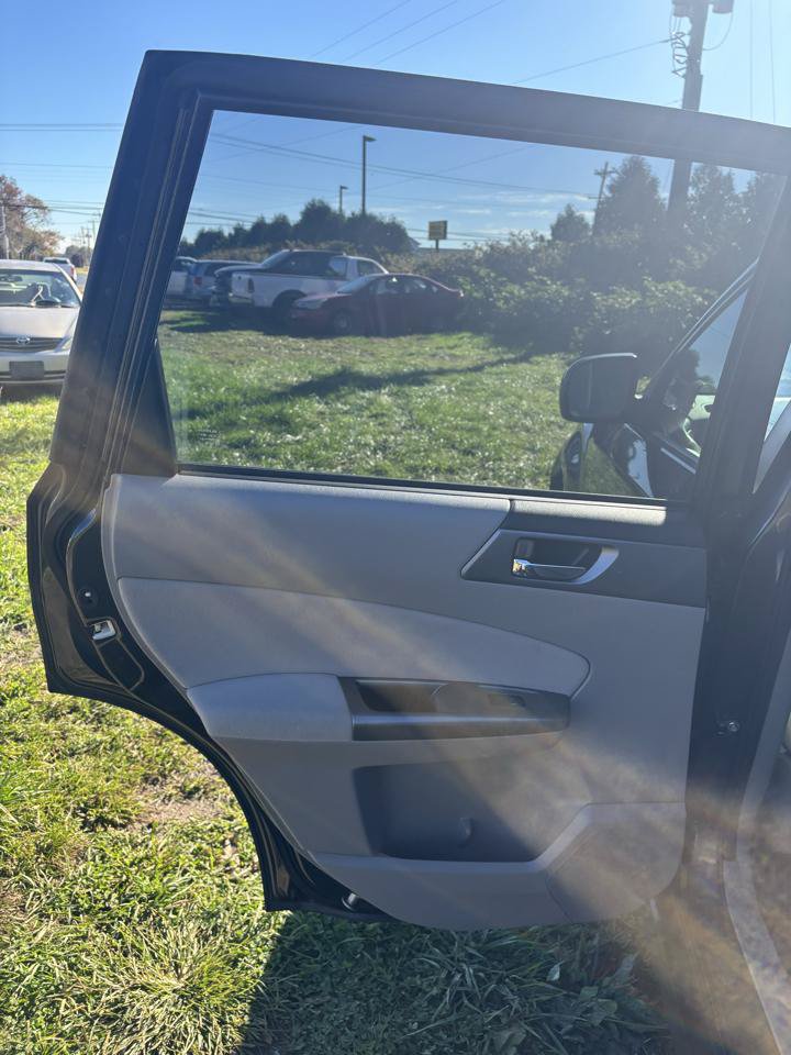 Used 2012 Subaru Forester 2.5X Limited AWD/4WD image 22