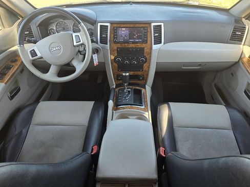 Used 2010 Jeep Grand Cherokee Limited w/ Mopar Chrome Edition Group image 26