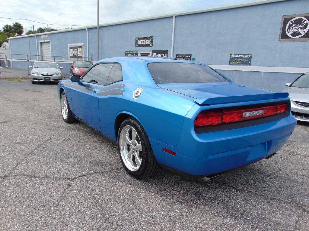 Used 2009 Dodge Challenger R/T RWD image 5