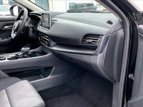 Used 2024 Nissan Rogue SV image 14