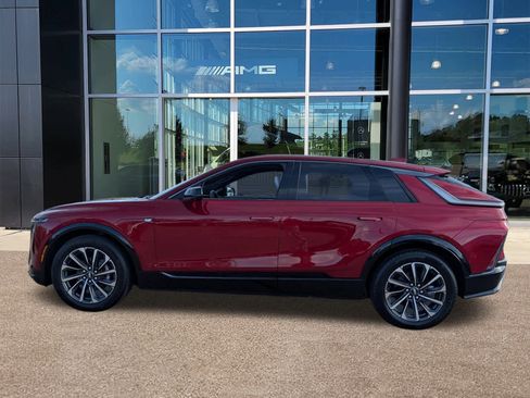 Used 2024 Cadillac Lyriq Sport image 8