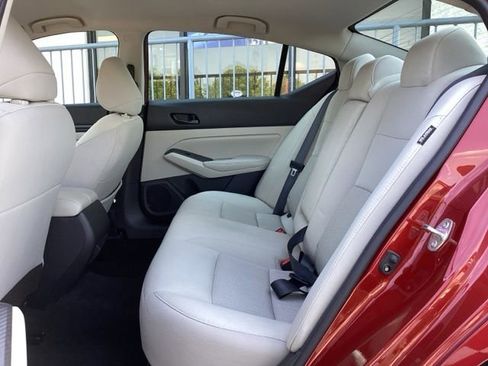 Used 2024 Nissan Altima 2.5 SV FWD image 20