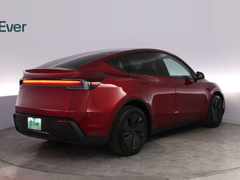 Used 2026 Tesla Model Y Long Range RWD image 3