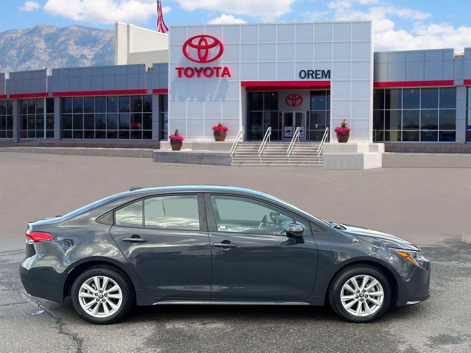 Used 2026 Toyota Corolla LE w/ LE Premium Package FWD image 3
