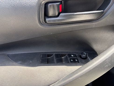 Used 2022 Toyota Corolla LE FWD image 7
