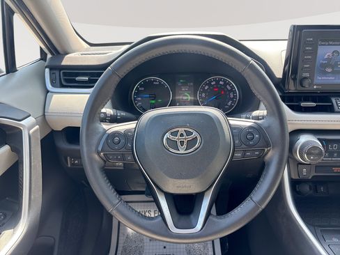 Used 2022 Toyota RAV4 XLE Premium AWD/4WD image 11
