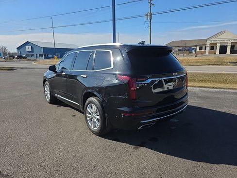 Used 2023 Cadillac XT6 Luxury image 3