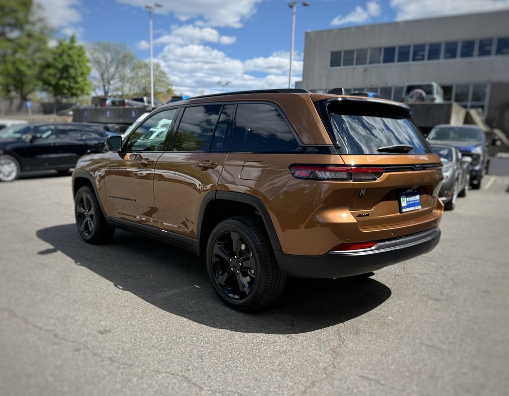 New 2026 Jeep Grand Cherokee Limited w/ Limited Altitude Package AWD/4WD image 12