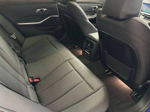 Used 2020 BMW 330i Sedan w/ M Sport Package RWD image 30