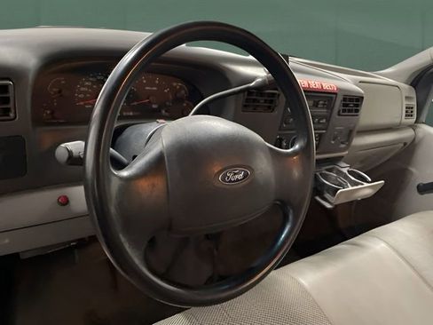 Used 2004 Ford F550 4x4 Regular Cab Super Duty image 20