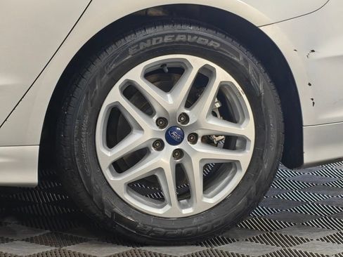 Used 2014 Ford Fusion SE FWD image 33
