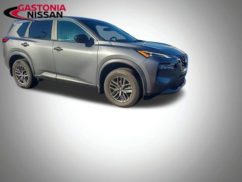 Used 2023 Nissan Rogue S image 13